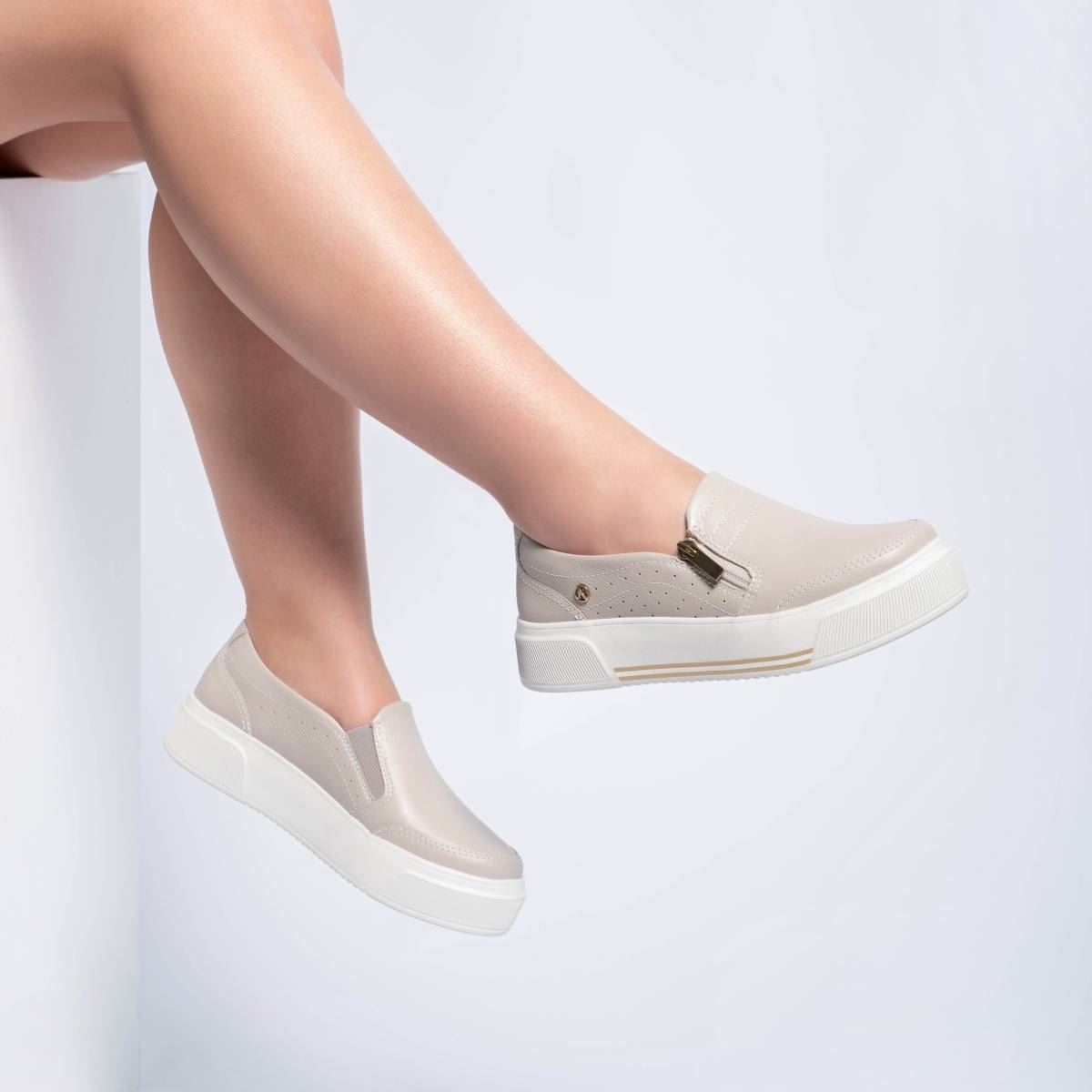 Tênis Kolosh Slip On Anabela Bege